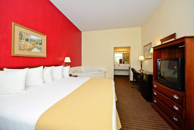 Manchester Heritage Inn & Suites Exterior photo